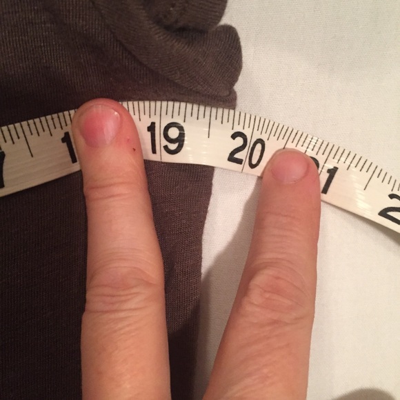 ☃️3 for $23 ☃️ Uniglo S/S Scoop Neck Pocket Modal/Linen Tee - Picture 5 of 7